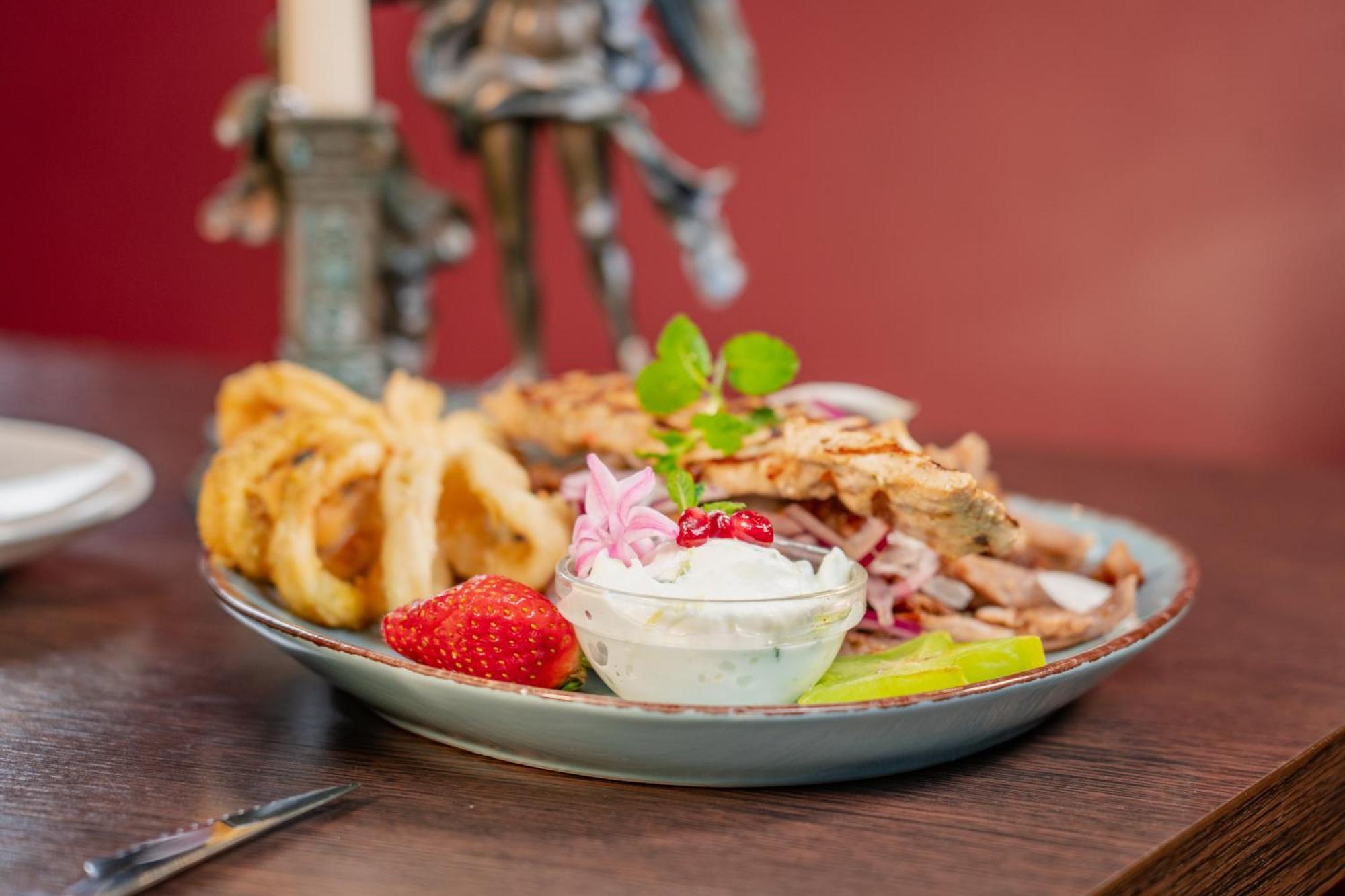Hotel & Restaurant Sparta Olsztyn Bagian luar foto