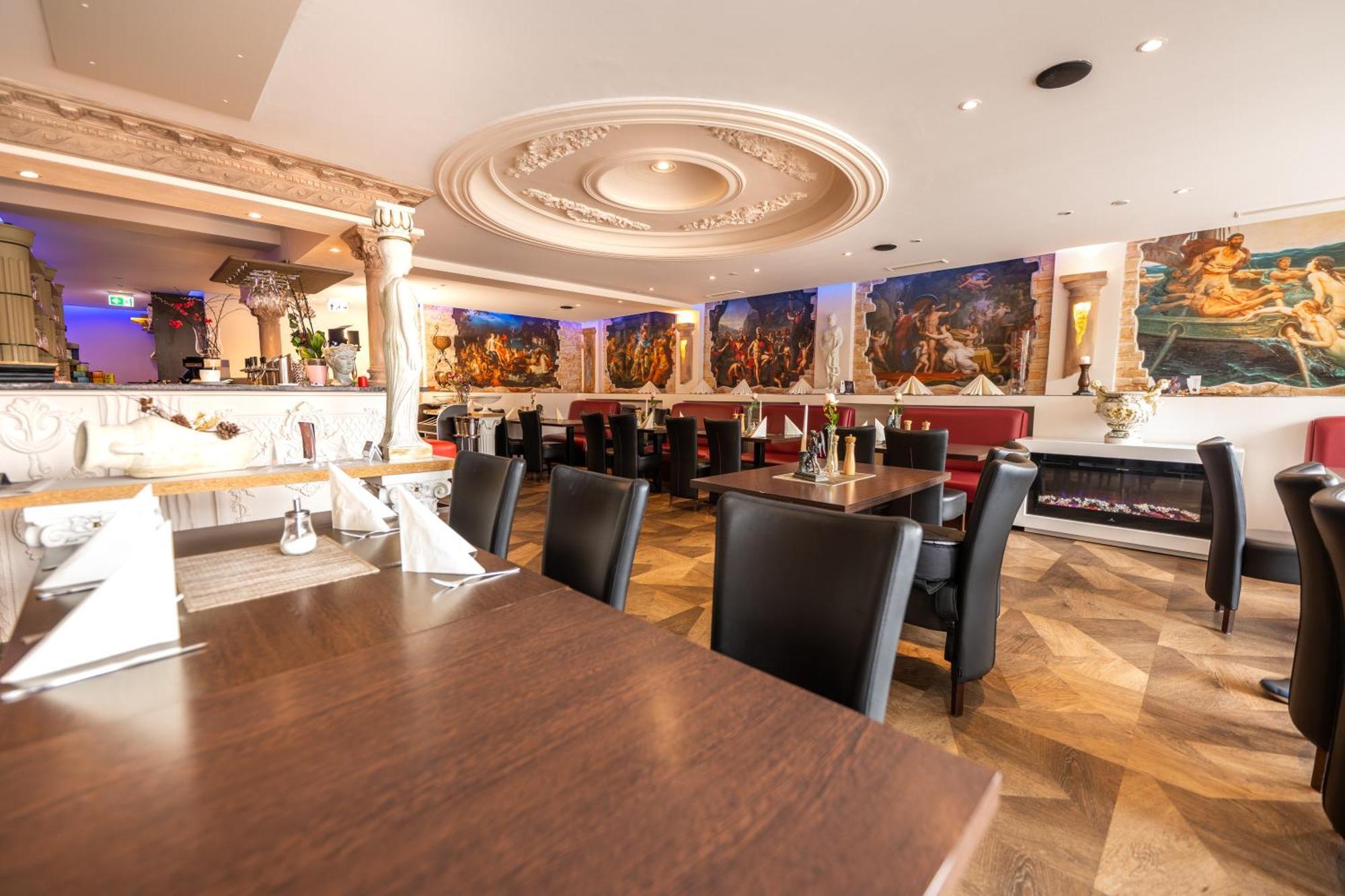 Hotel & Restaurant Sparta Olsztyn Bagian luar foto